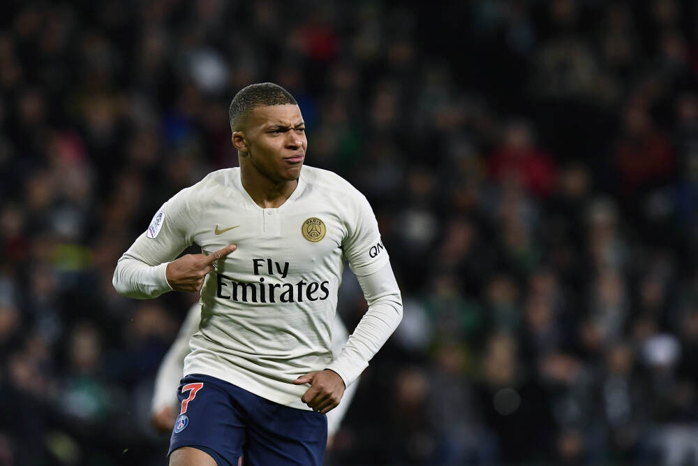 起底江波龙：高中生干出千亿芯片帝国，赚得比寒武纪还多？